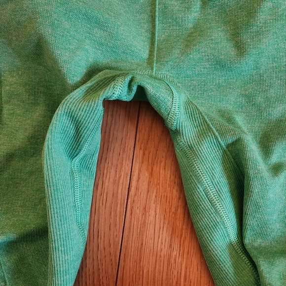 Lululemon Crop Leggings - Picture 5 of 6